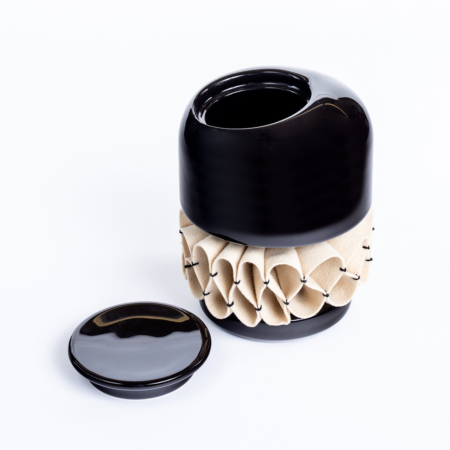 Bonbonniere, Black